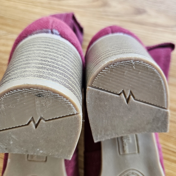 White Mountain Genuine Leather burgundy purple heeled boots Size 10 - Picture 11 of 11